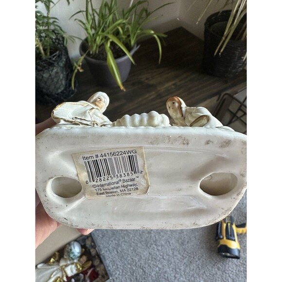 Vintage International Bazaar Nativity Scene Porcelain Gold Trim - Picture 15 of 16